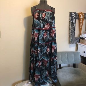 Flowy Tropical printed maxi dress